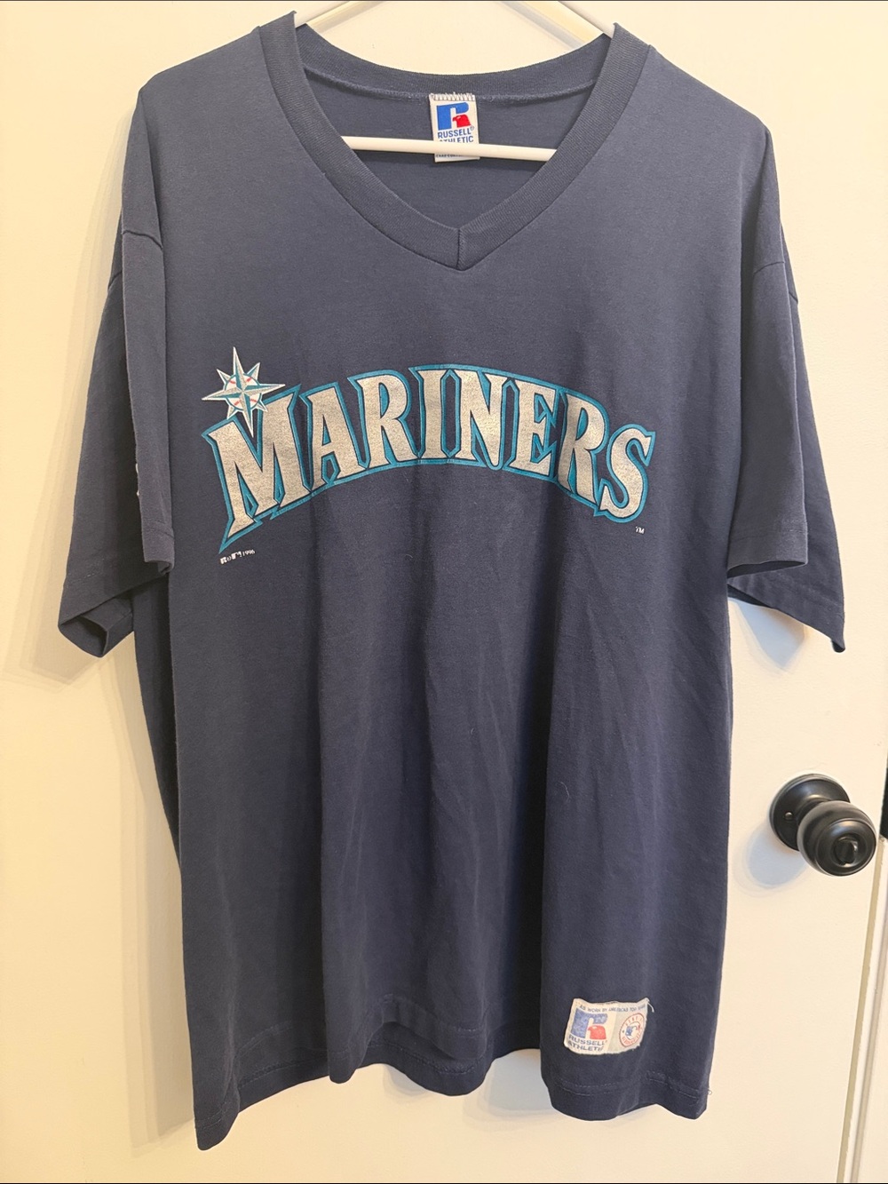 1996 Russell Athletic ‘Griffey’ Navy Mariners V‑Neck Tee